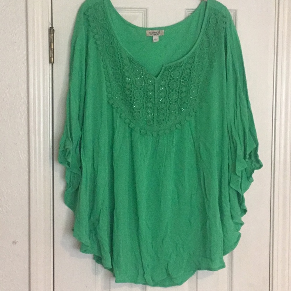 New One world Live & Let Live Butterfly Sleeve Top